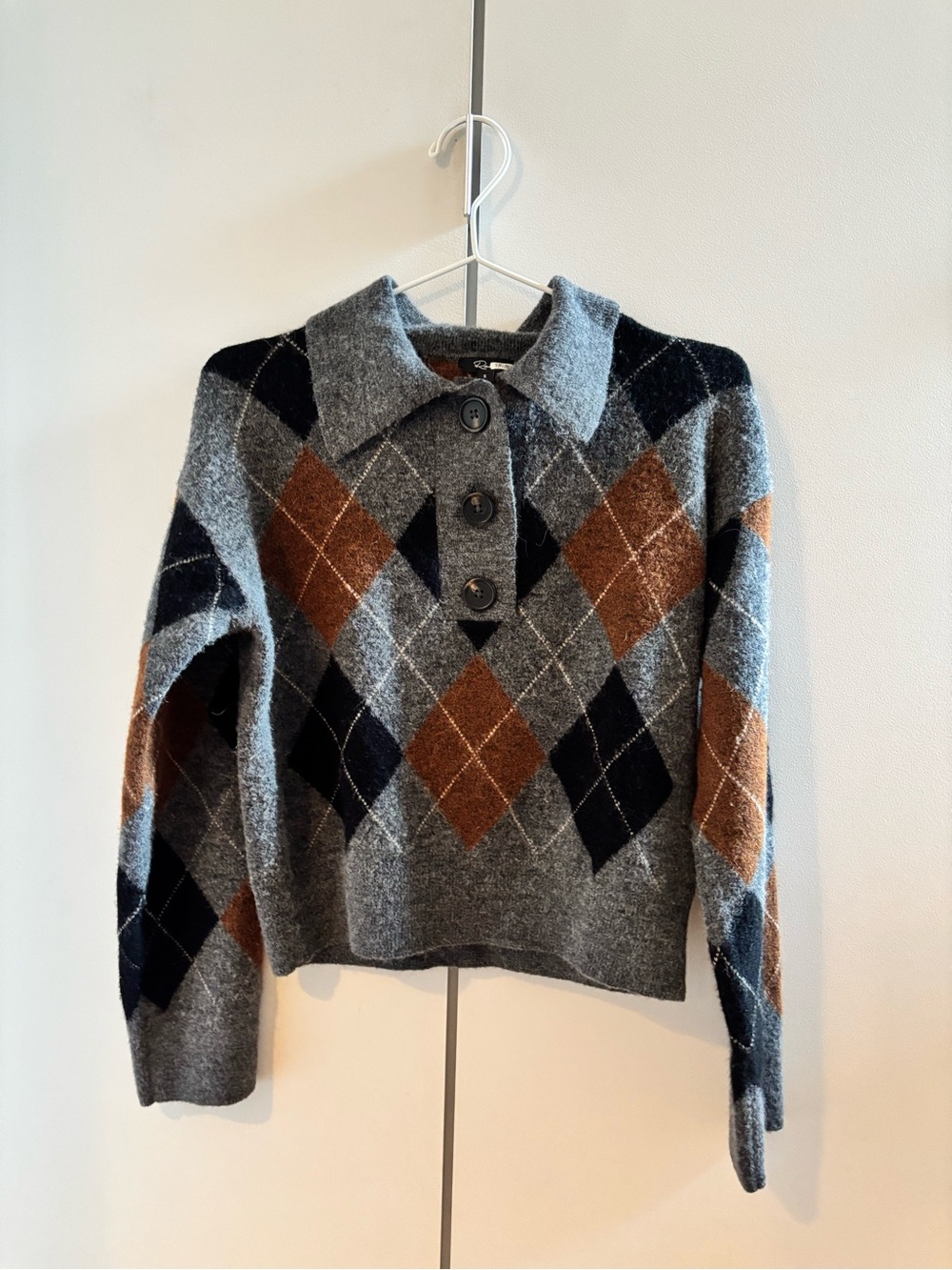 Rails Women's Grey Argyle V-Neck Sweater with Brown & Black Diamonds